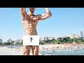 Muscle Guy shows his BODY in PUBLIC