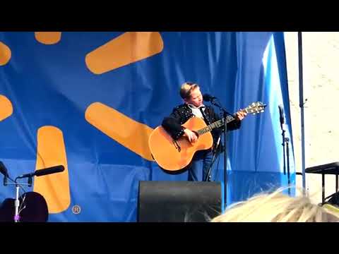 The Walmart Yodeling Mason Ramsey Performance at Walmart in Harrisburg IL