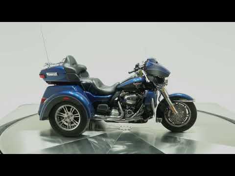 2018 Harley-Davidson FLHTCUTG Tri Glide Ultra in Legend Blue/ Black