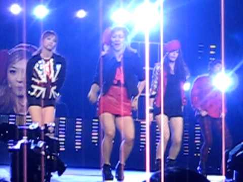 [fancam] f(x) - SMTOWN NYC - NU ABO clip (slight Krystal Focus)