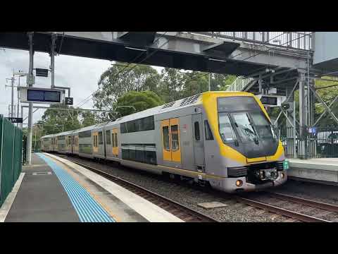 Sydney millennium/M set Train (M-23) Casula trains station city Circle￼ Service 13/10/22 AT 4:14 PM￼