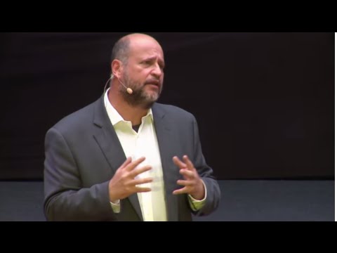 Happiness is here and now | Clóvis de Barros Filho | TEDxSãoPaulo