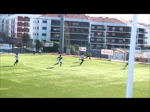 FC Outurela 3 - 0 CD Belas Highlights 30/01/2011.wmv