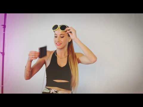 Photocall de boda con fotos instantáneas