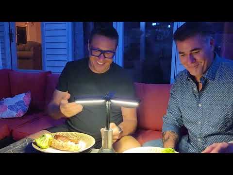 FLIPO Telescoping 3 panel work light HSN silent b roll