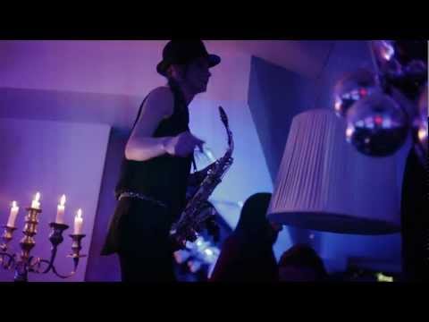 ANETA MORAN - LIVE AND SESSION SAXOPHONIST