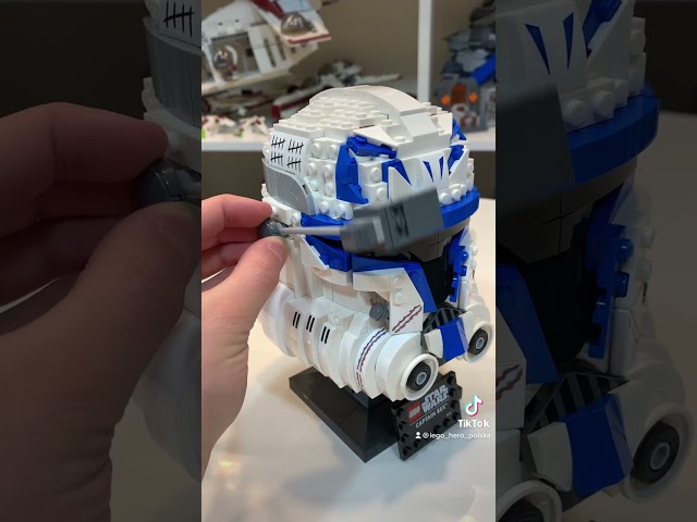 Vídeo relacionado con DuvinDD Vitrina acrílica para cascos Lego Star Wars Clone Captain Rex Darth Vader casco modelo R2-D2, 20 x 20 x 25 cm, protector antipolvo transparente con base negra, caja de visualización apilable