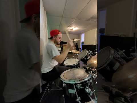 Dream Theater - Finally Free Authentic Mike Portnoy Drum Solo Ending