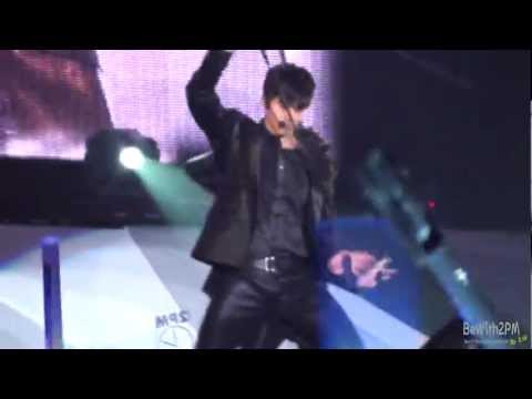 111008 2PM Hands Up Asia Tour Con in Taipei - I'm your man