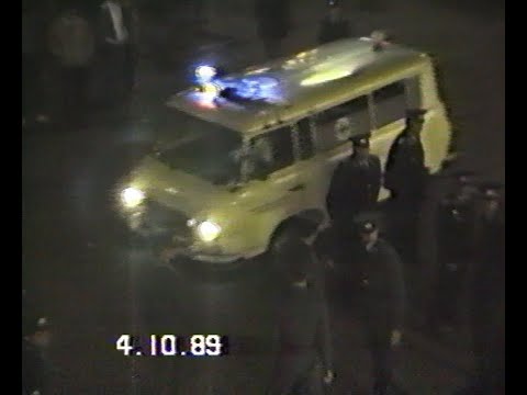 Szenen am Dresdner Hauptbahnhof in der Nacht vom 4. auf den 5. Oktober 1989