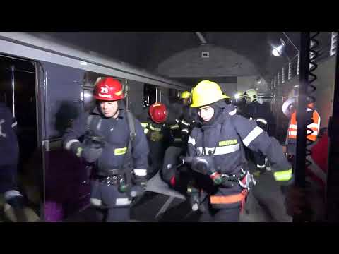 Fövqəladə Hallar Nazirliyi tərəfindən metroda təlim keçirilib (video, foto)