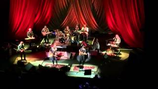 Hall & Oates "Jingle Bell Rock" live