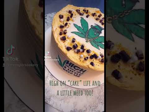 🎂#yummy #highlife #smokedout #maryjane #weedgotmefaded #marijuanaismedicine #cake #youtubeshorts
