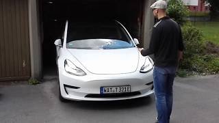 Tesla fährt von alleine in die Garage - Kommt er auch wieder heraus? Herbeirufen (Summon) Test