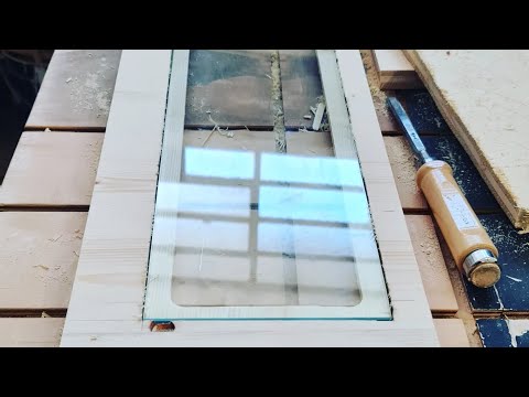 DIY display cabinet: How to install a glass, wooden door, or door with glass/plexiglass