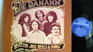 Music video thumbnail preview for De Danann - The Log Cabin,Bean A' Tí Ar Lar by De Dannan