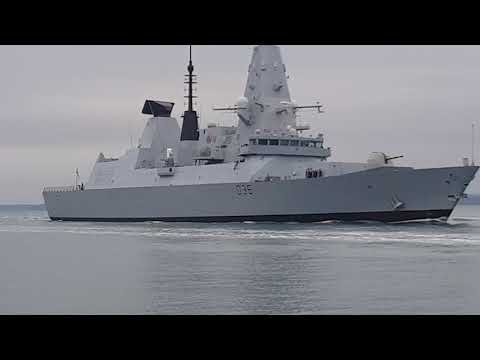 Hms Defender sailing into Portsmouth 7/6/2018