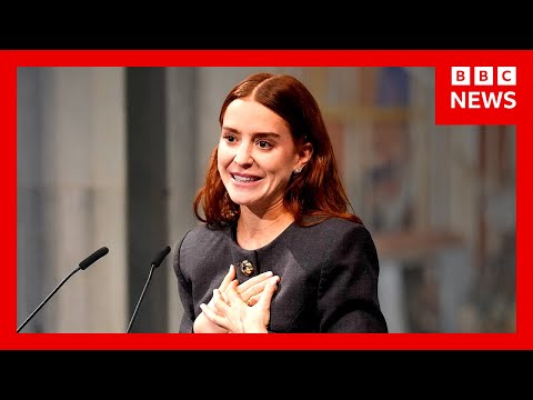 瑪麗亞·科裡納·馬查多的女兒代她領取諾貝爾和平獎！| BBC News (María Corina Machado's daughter accepts Nobel Peace Prize on her behalf | BBC News)