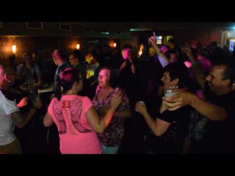 Tinus Hoekstra - Wie denk jij wel wie ik ben