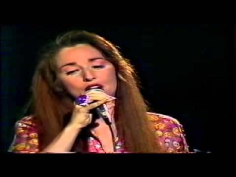 Pauline Ester chante Trénet : "Ménilmontant" live 1990