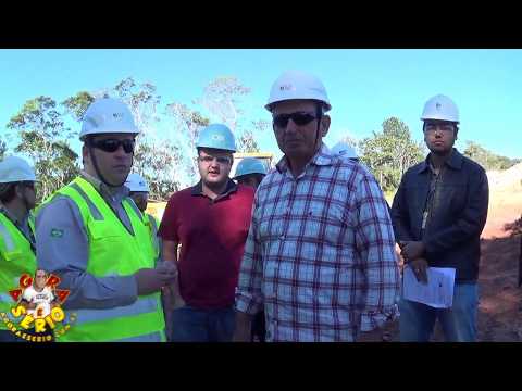 Prefeito Ayres visita o canteiro do Sistema Produtor São Lourenço Obra na Favela do 72 em Juquitiba