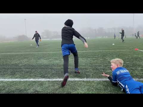 Fodbolden ruller igen