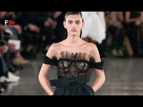 GIAMBATTISTA VALLI Best Looks Fall 2022 - Fashion Channel
