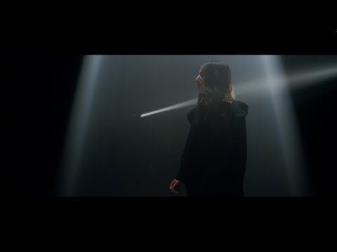 Amanda Merdzan - Glow (Official Music Video)