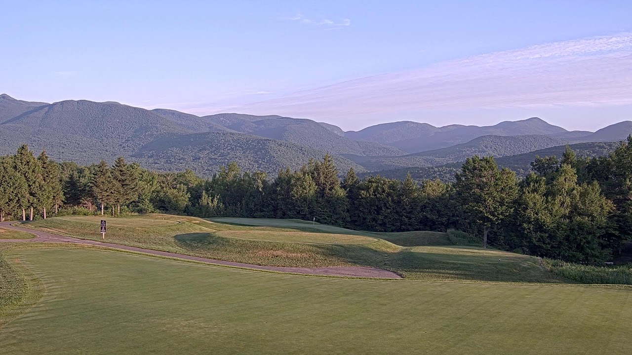 Live webcam view of Golf Course & Mountain View