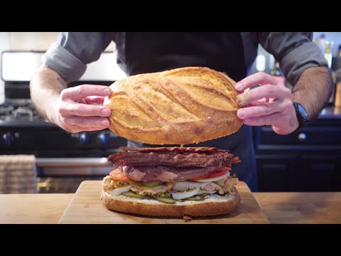 バビッシュと一緒にビンギング。アドベンチャータイムのジェイクのパーフェクトサンドウィッチ (Binging with Babish: Jake's Perfect Sandwich from Adventure Time)