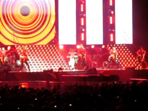 cher lloyd- get your freak on/clapping song X-factor live tour 2011