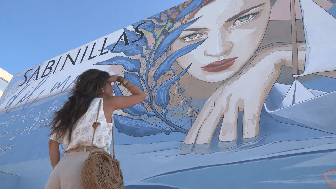 El mural “Mediterránea” ya luce en Sabinillas. Embellecimiento