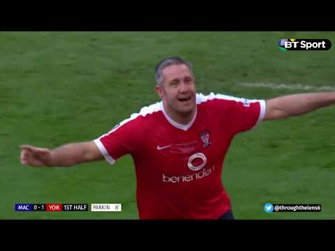 Buildbase FA Trophy Final 2017: Macclesfield Town 2-3 York City
