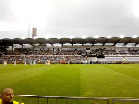 Újpesti drukkerek ünneplik a gólt 2014.09.21. AVI