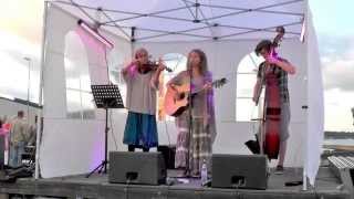 Magda Andersson - Hur kan det alltid va så kallt på morgonen - Live Visfestivalen Strömsholmen 2014