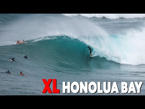 Surfing Honolua Bay (4K Raw)