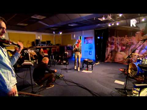 Live uit Lloyd - Ming's Pretty Heroes - Mainstream Lover