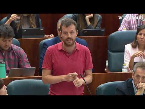 A Más Madrid MP calls Ayuso a "fascist" in the plenary session against the amnesty.