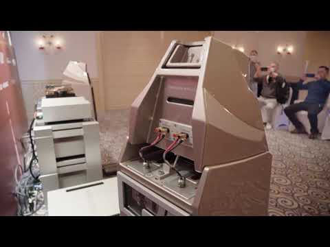 2020 SIAV上海国际HIFI音响展-极品威信展厅 M material 组成的机甲怪兽