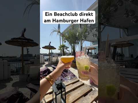 Ein Beachclub direkt am Hamburger Hafen! 🐚🌊🍹