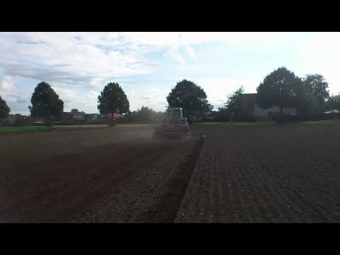 Fendt 413 Vario mit Drillmaschine