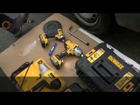 Akumuliatorinis smūginis veržliasukis DeWalt DCF880M2-QW (1/2'') video