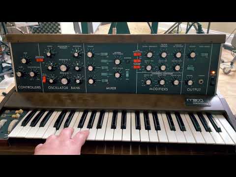 Synthmania quick tip #24 - The Minimoog ''Stir It Up'' sound
