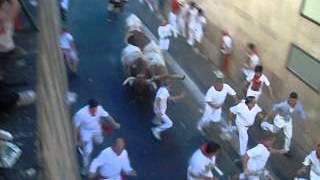 preview picture of video 'San Fermin 2013: Pamplona bull run'