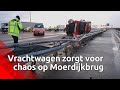 Problemen op Moerdijkbrug door gekantelde vrachtwagen