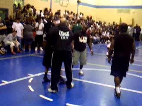 Dj6pac And Graig VS Pharmicist And The Dribble Machine