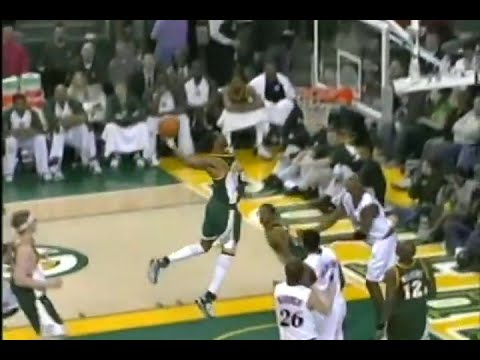 Chris Wilcox - 76ers at Sonics - 3/16/06