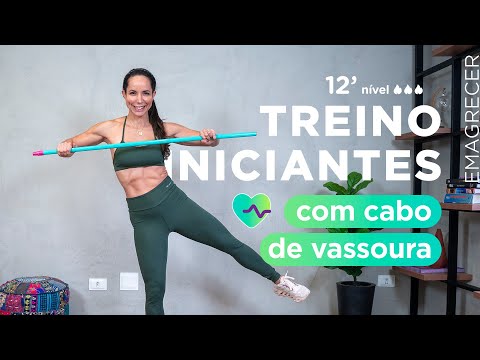 Treino 12 minutos para iniciantes com cabo de vassoura em casa - Carol Borba