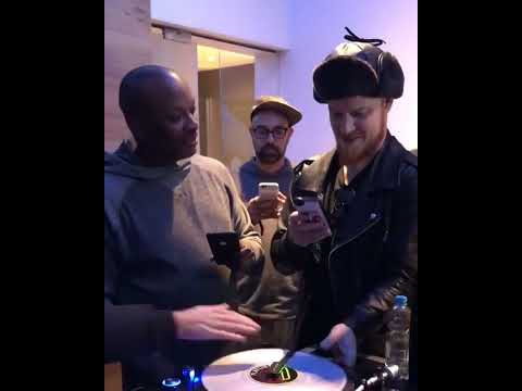 "Don't worry about it, I got Phase!" 😂 #jazzyjeff #hiphop #dj #turntable  #phasedj