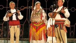 preview picture of video 'Festivali Folklorik i Gjirokastres 2009  Lum per ty o sofra shqiptare Lezhe'